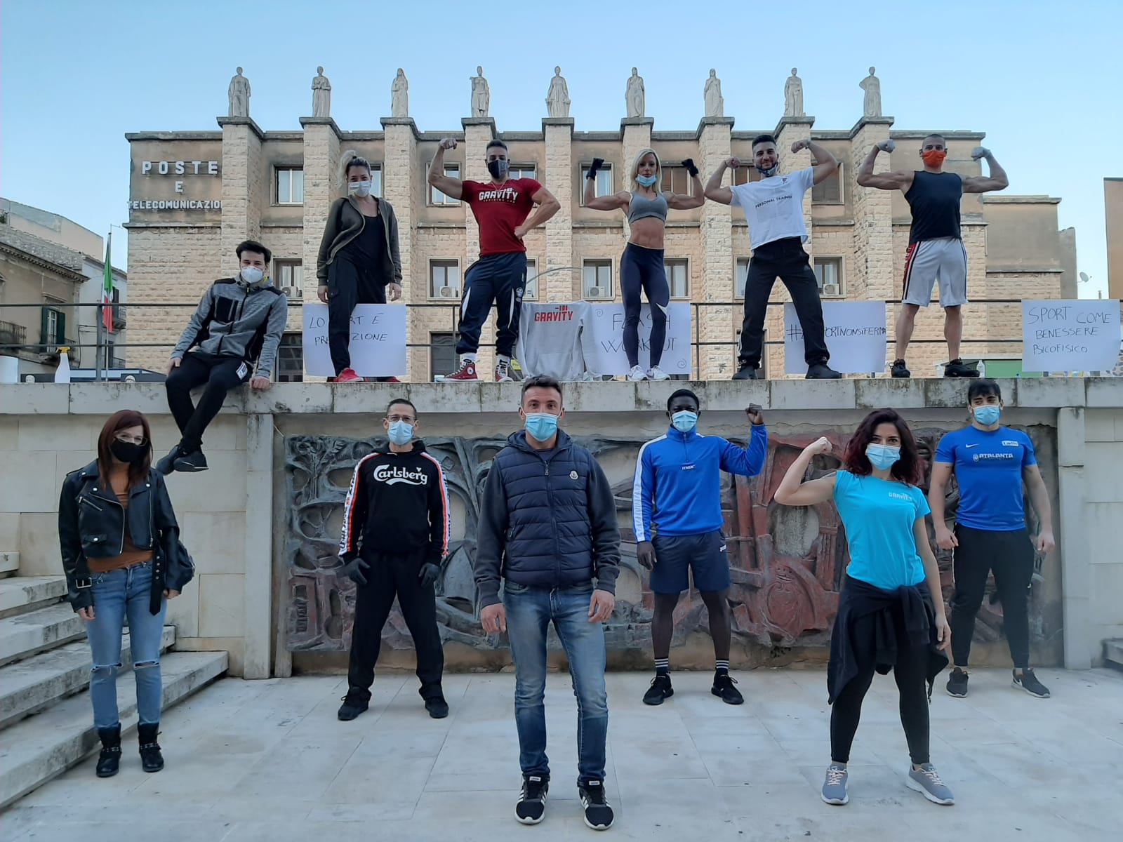 Il mondo del fitness in piazza per protesta. I muscoli per chiedere modifiche al dpcm e riaprire le palestre