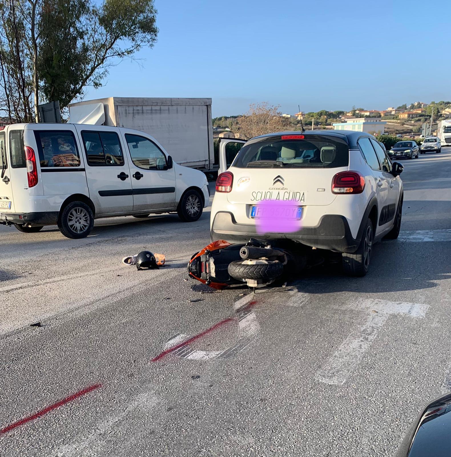 Incidente in motorino a Modica, ferito un minorenne