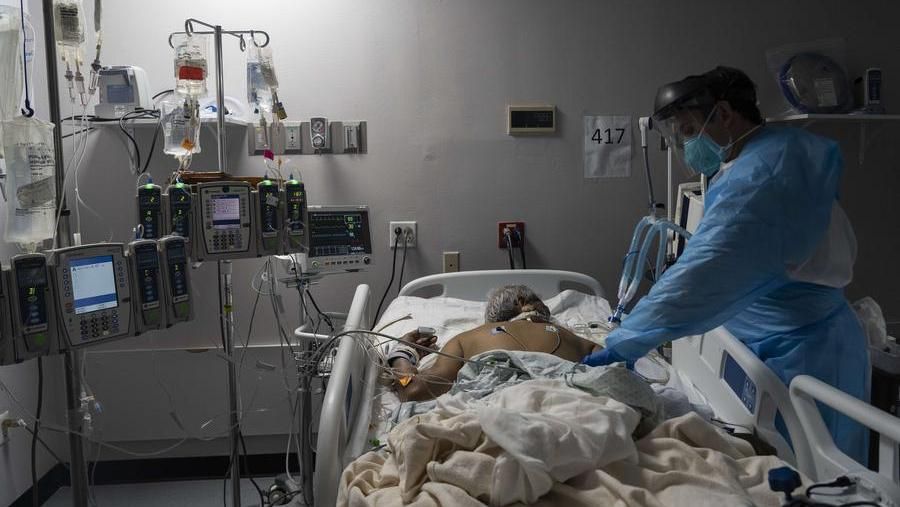 Ragusa: una figlia che ha perso la mamma per Covid. “E’ un dolore che ti logora. Non l’abbiamo potuta salutare”