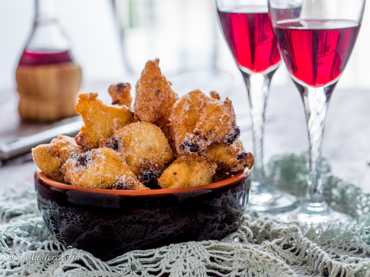 Frittelle e vino novello: oggi è San Martino. Temperature fino a 25 gradi