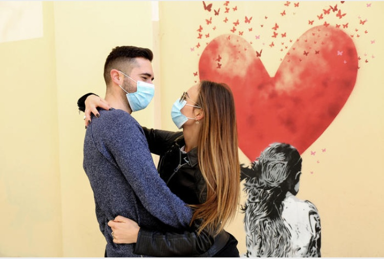 E i congiunti si possono vedere o no? Ecco le risposte nelle varie zone covid