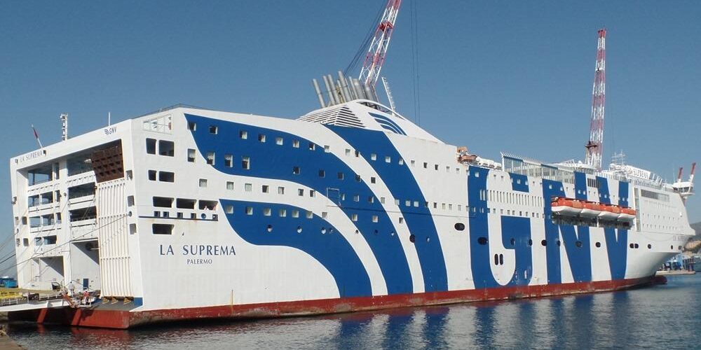 Migranti: a Lampedusa arriva un’altra nave quarantena