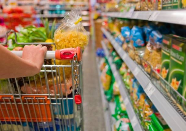 Trapani: positiva, va a fare la spesa. Denunciata per epidemia colposa