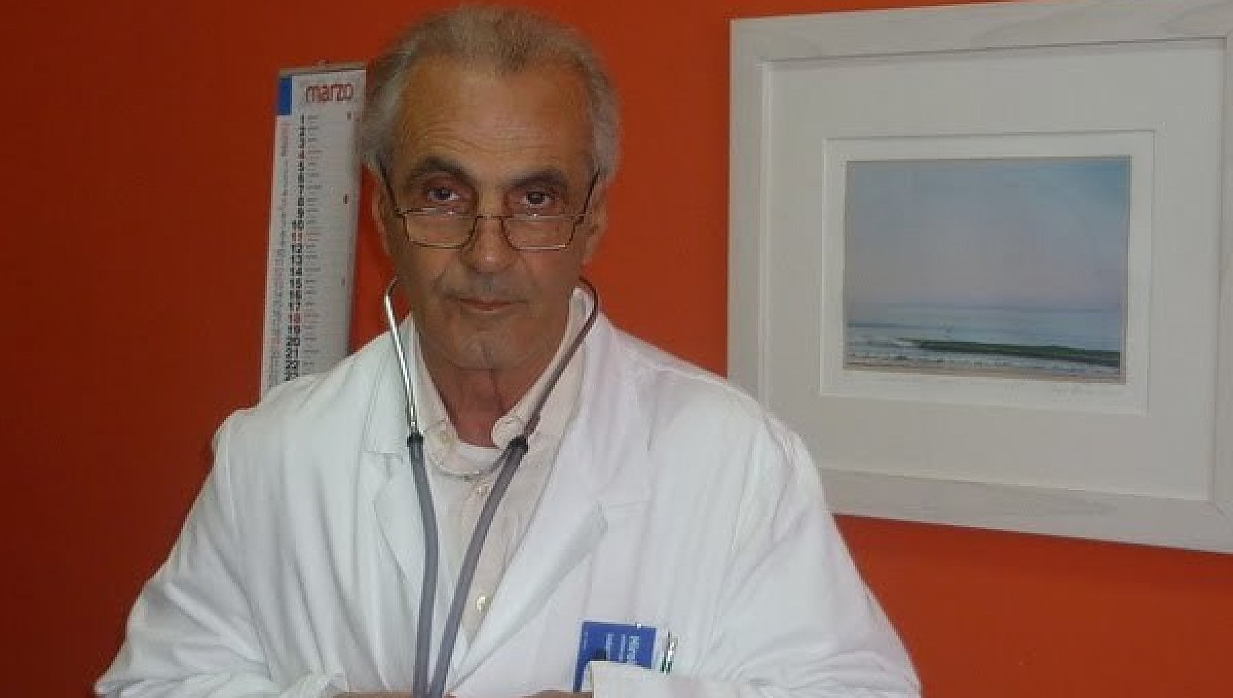 Medico ragusano in pensione torna in corsia a 70 anni: “Non possiamo restare a guardare”