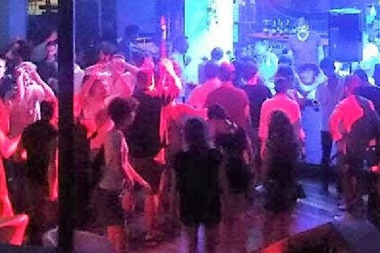 Festa ad Alcamo, i carabinieri intervengono e multano 13 giovani. Multa da 5200 euro