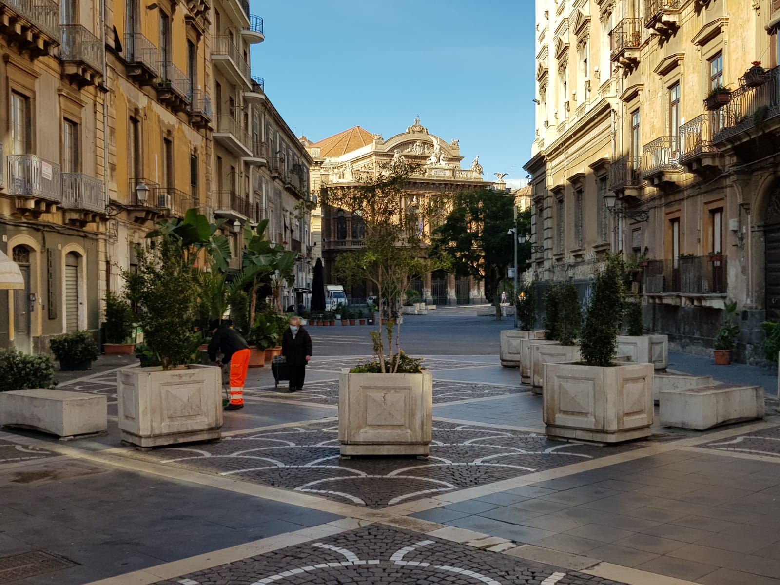Centro storico Catania, finalmente pedonalizzata anche tutta l’area del Teatro Massimo