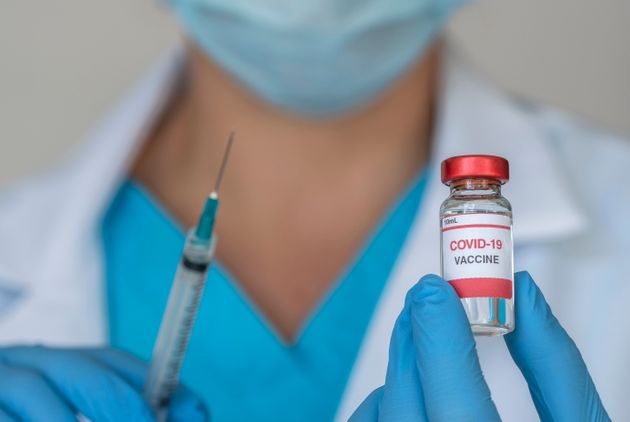 Centri vaccini:  “Non mancano dosi, ma siringhe precisione”