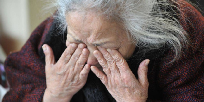 Milano: marito strangola la moglie novantenne malata di alzheimer