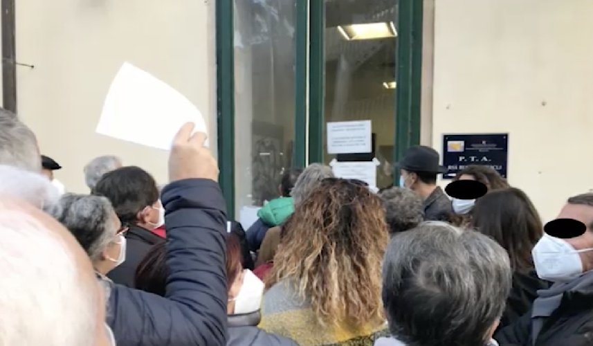 Vaccini e furbetti: Asp ha sospeso due dirigenti. Provvedimenti firmati da Aliquò