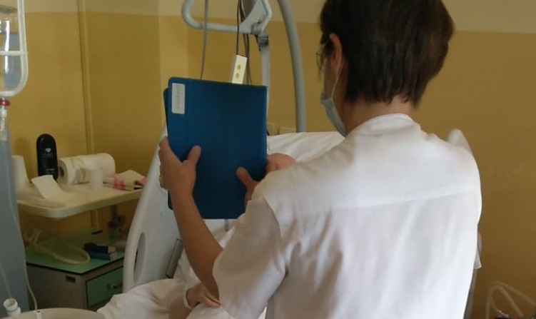 Donato tablet al reparto di Geriatria dell’ospedale di Modica