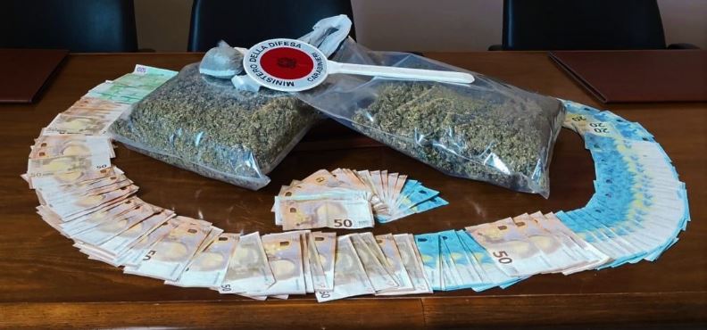 2 kg di marijuana sequestrata dai carabinieri a Ragusa, arrestato un giovane