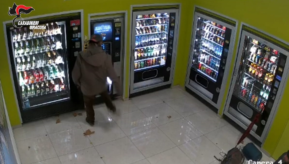 I ladri dei distributori automatici, a Siracusa