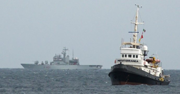 Sbarco concluso a Pozzallo: salvati 31 migranti, in mare da 3 giorni senz’acqua e viveri
