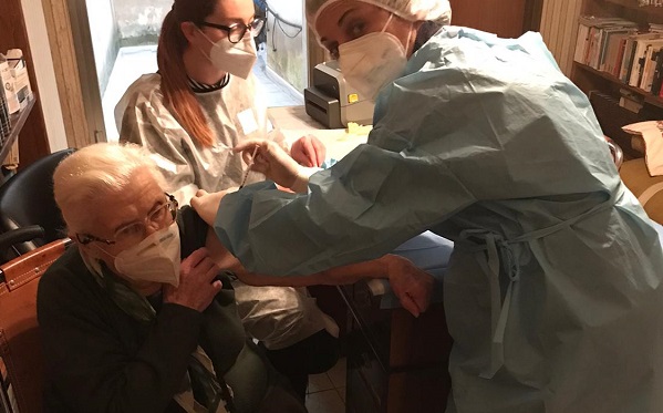 A Ragusa è partita la campagna di vaccinazione a domicilio, a breve anche per i disabili gravissimi