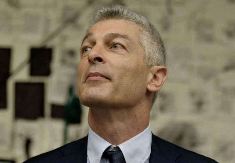 Vaccini, Nicola Morra: “Il rischio è che vengano usati dalle mafie per ottenere consenso”