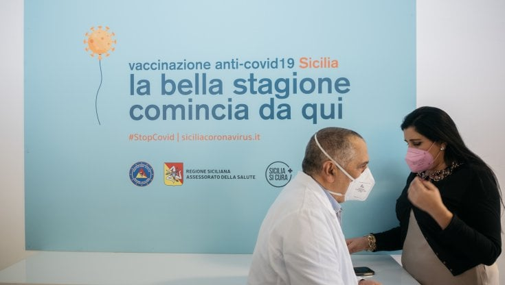 Covid: vaccini, in Sicilia dai 65 ai 69 anni. Ecco come prenotare