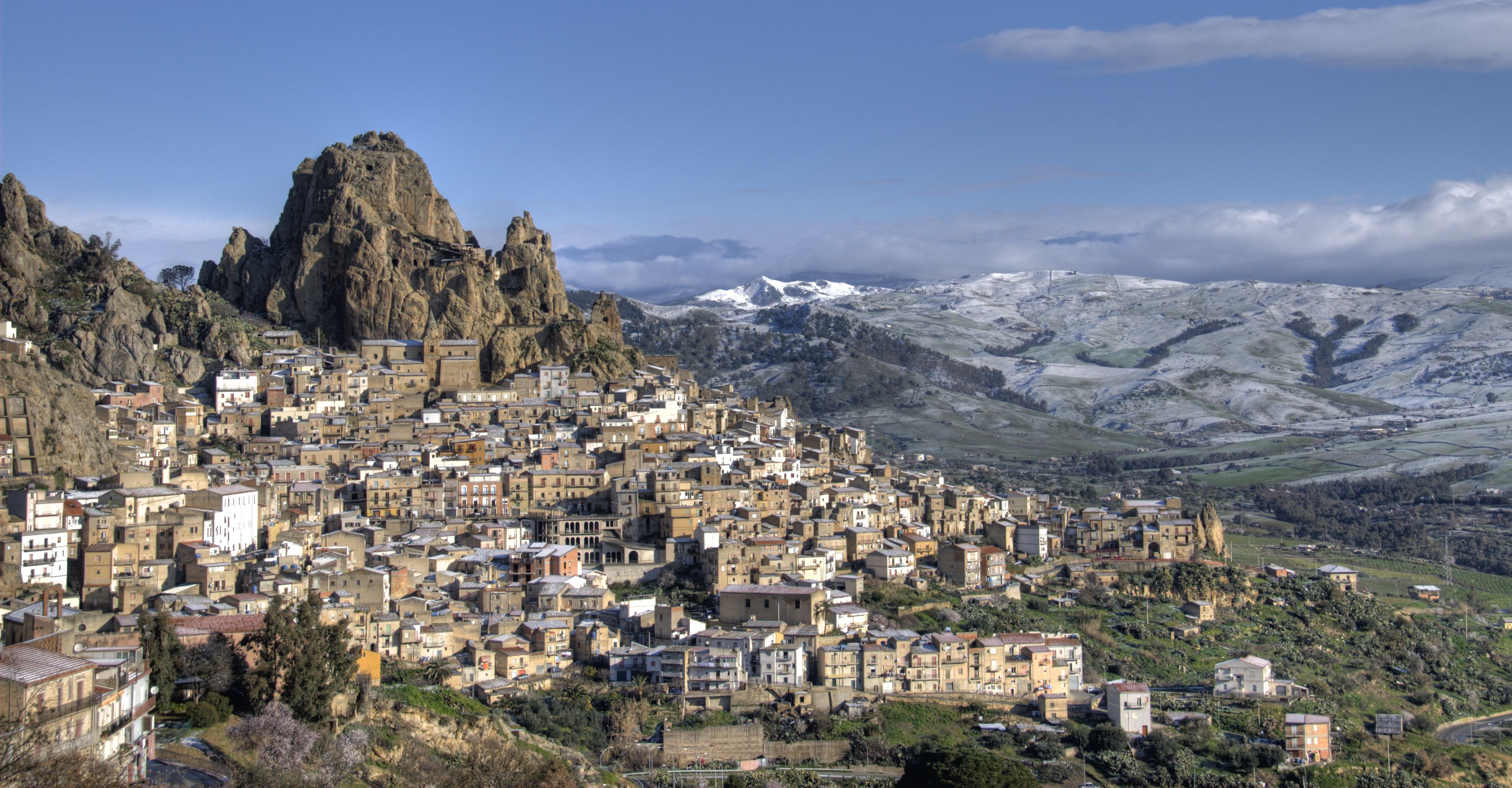 Covid, in Sicilia due nuove “zone rosse” e proroga per altri sette Comuni