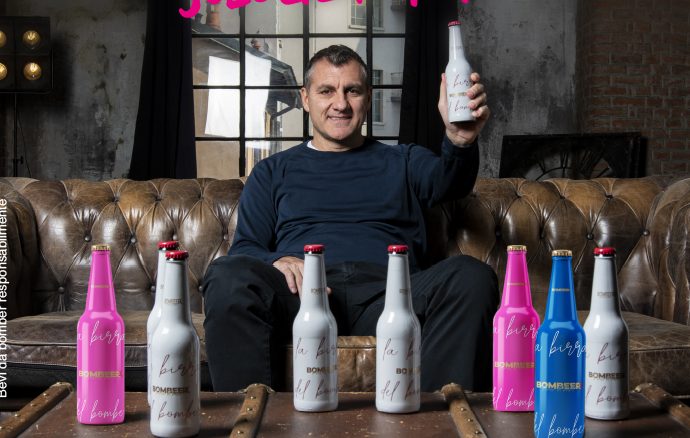 Da oggi in Sicilia arriva la birra di Bobo Vieri, la “Bombeer”. Viene commercializzata in tutti i punti vendita Ard Discount. Anche in Calabria e Basilicata