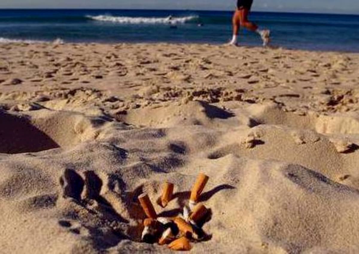 Giornata delle Pro Loco: a Marina di Ragusa, raccolta delle cicche di sigarette in spiaggia