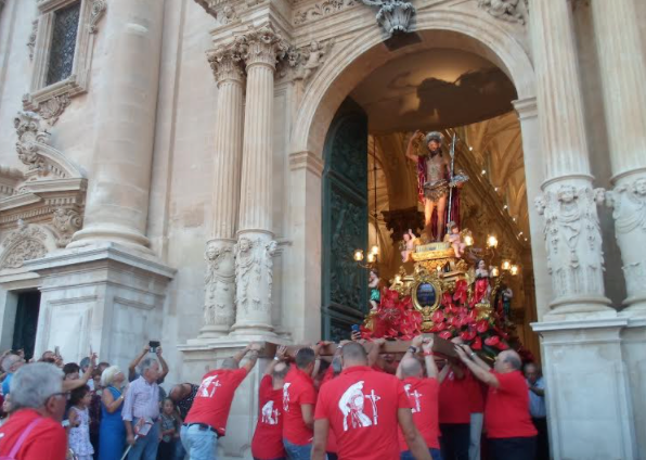 Festa di San Giovanni a Ragusa. Niente processione, cattedrale aperta dalle 6 del mattino fino a mezzanotte