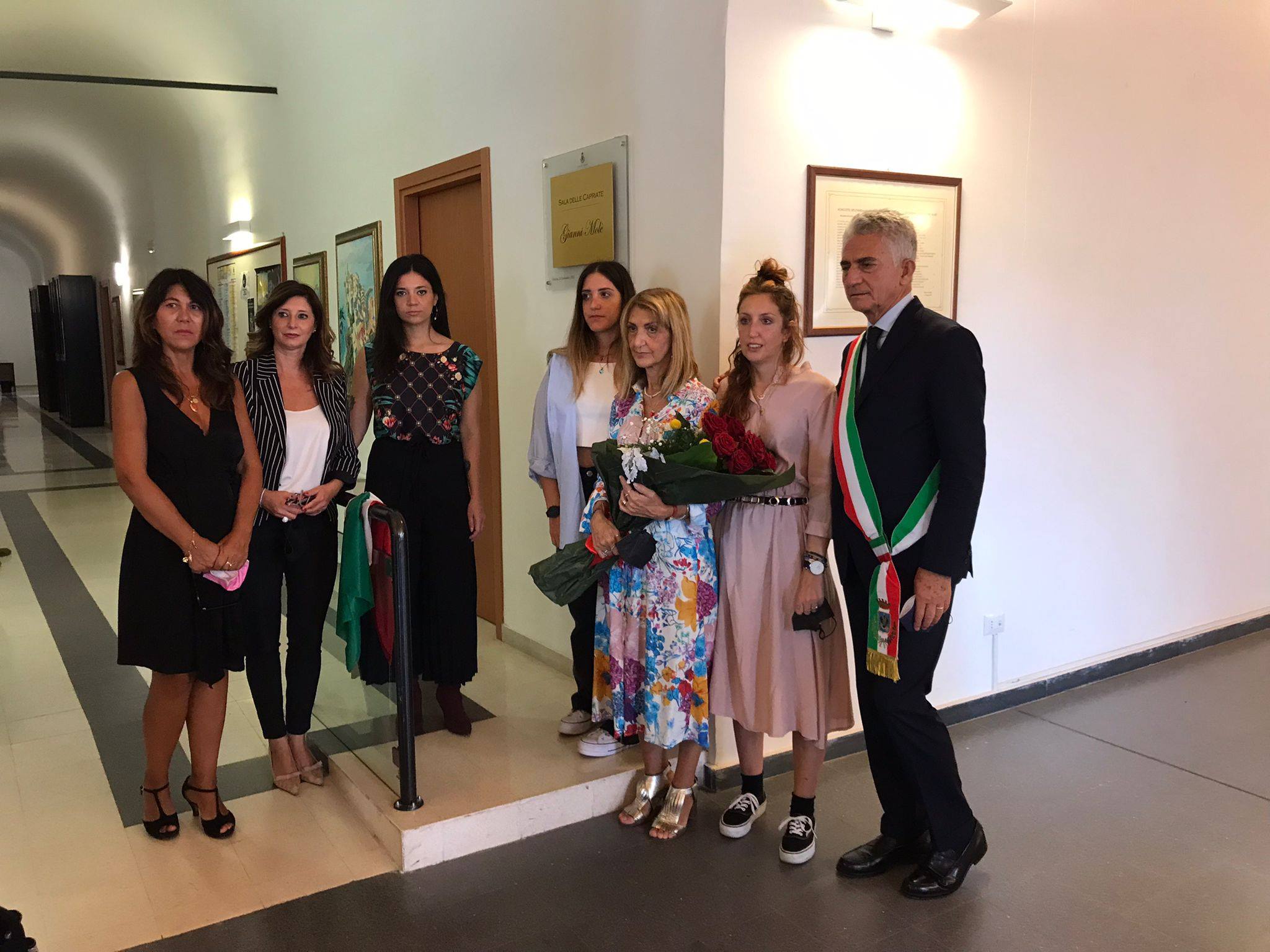 La Sala delle Capriate, a Vittoria, è da questa mattina intitolata a Giannì Molè