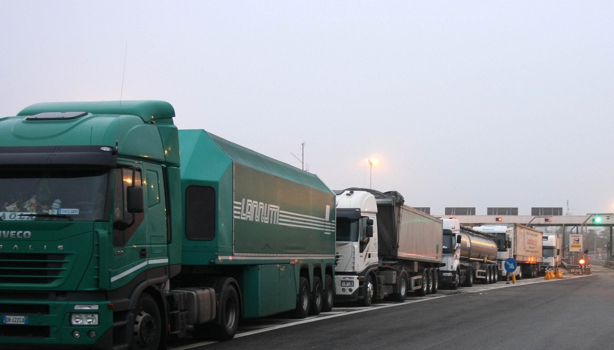 Trasporti paralizzati in Sicilia: sciopero blocca le merci nei porti