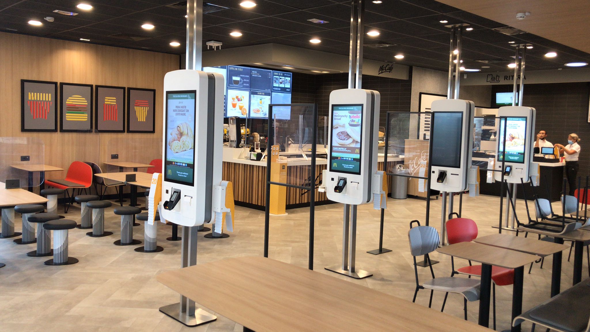 McDonald’s: apre il nuovo ristorante a Vittoria. Nel locale lavoreranno 50 persone. FOTO