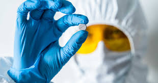 Scienziati israeliani affermano che il loro farmaco antivirale potrebbe fermare il Covid: era usato per l’HIV