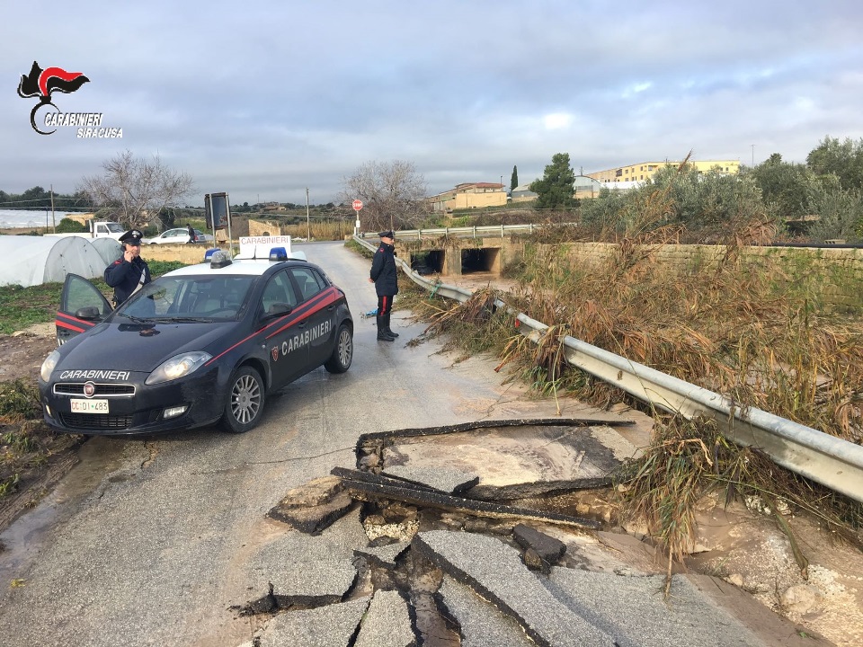 Famiglie bloccate nel fango, automobilisti in panne: il maltempo causa danni a Lentini e Francofonte
