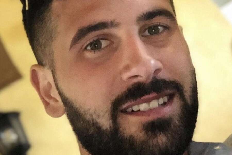 Carmelo Vicari, oggi i funerali. La moglie su facebook: “Io e i bambini facciamo il tifo per te. Ti amiamo”