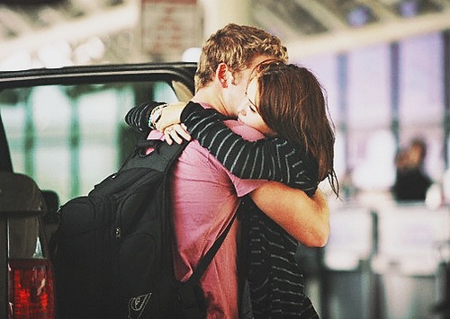 All’aeroporto di Comiso il parcheggio “Kiss and go”: qualche minuto gratis per salutarsi