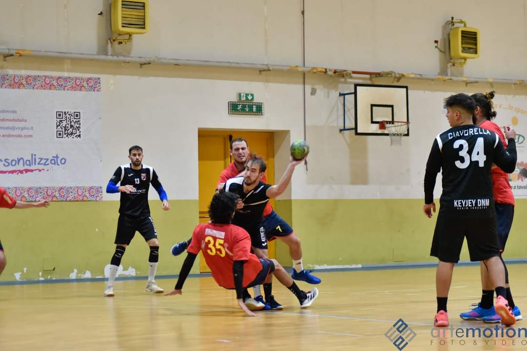 Pallamano: oggi l’esordio stagione dell’U17, si gioca in casa. Sabato la formazione Senior di scena a Mascalucia