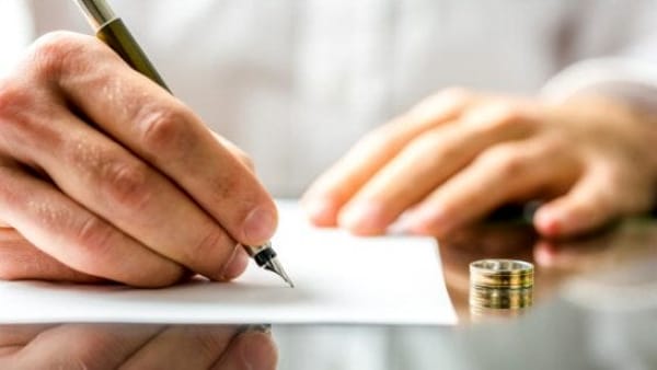 Nuovo principio di diritto: la ex mantiene l’assegno anche se ha un nuovo convivente