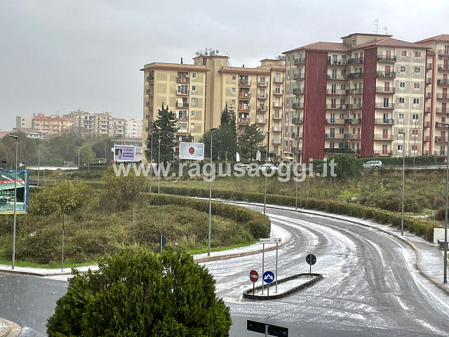 Violenta grandinata stamani anche a Ragusa