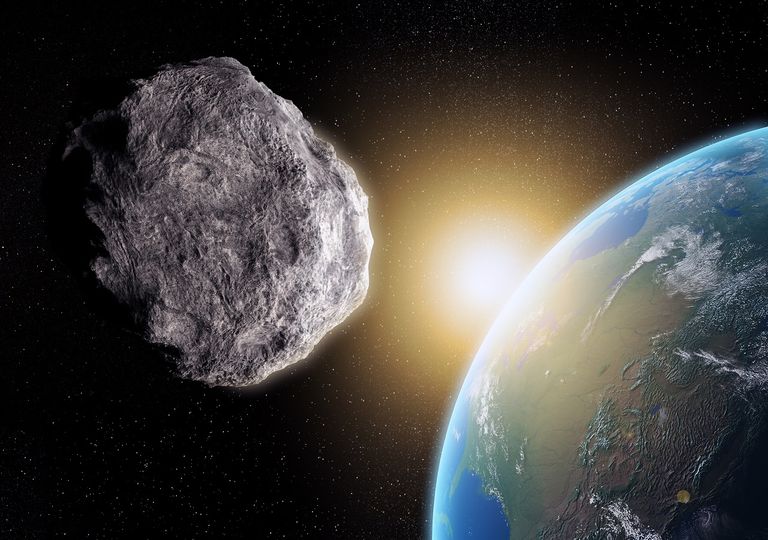 Asteroide grande il doppio delle piramidi si avvicinerà alla Terra alla fine dell’anno