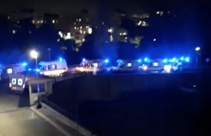 Troppa attesa per malati al Civico di Palermo. Suonano 14 ambulanze. VIDEO