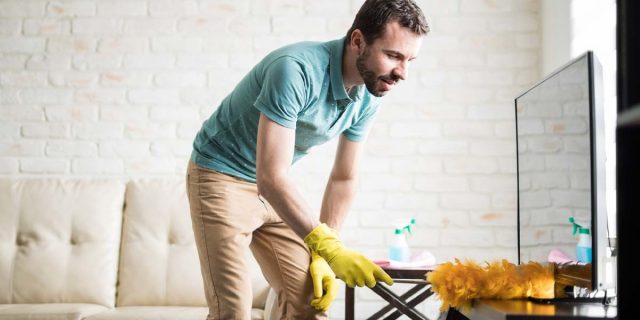 Aumentano gli uomini nel lavoro domestico. In molte province del Sud superano il 20%, ed a Palermo un colf su tre è maschio