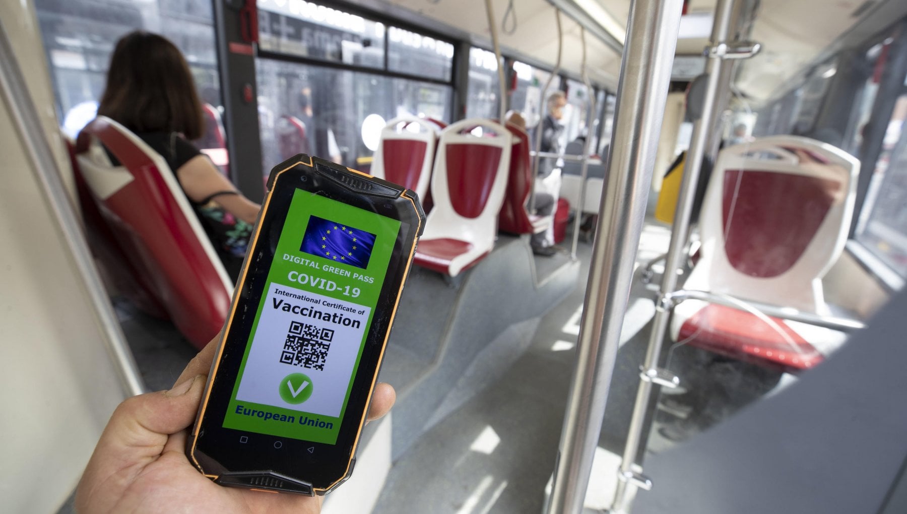 Sul treno per Palermo senza green pass: denunciato 20enne