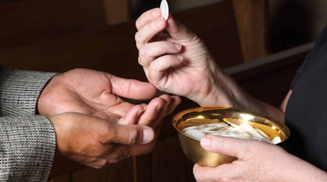 “Il ministro straordinario della comunione e la pastorale della salute