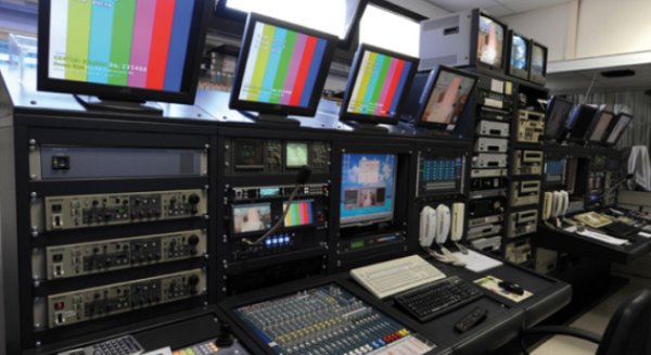Esposto delle emittenti siciliane alla Procura. Sono escluse dalla transizione del sistema radiotelevisivo
