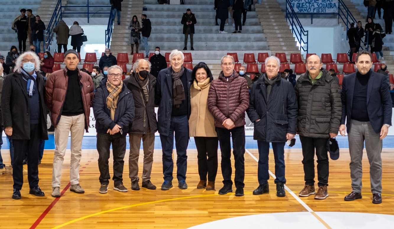 Basket: a Comiso, consegnato riconoscimento sportivo a Pierluigi Marzorati