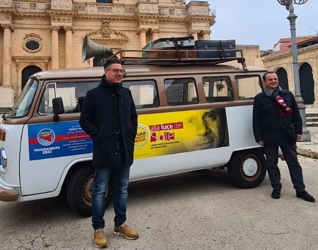 Cateno De Luca difende Paolo Monaca contro Leontini: “Scelta gravissima del sindaco, dimostra che ha paura di me”