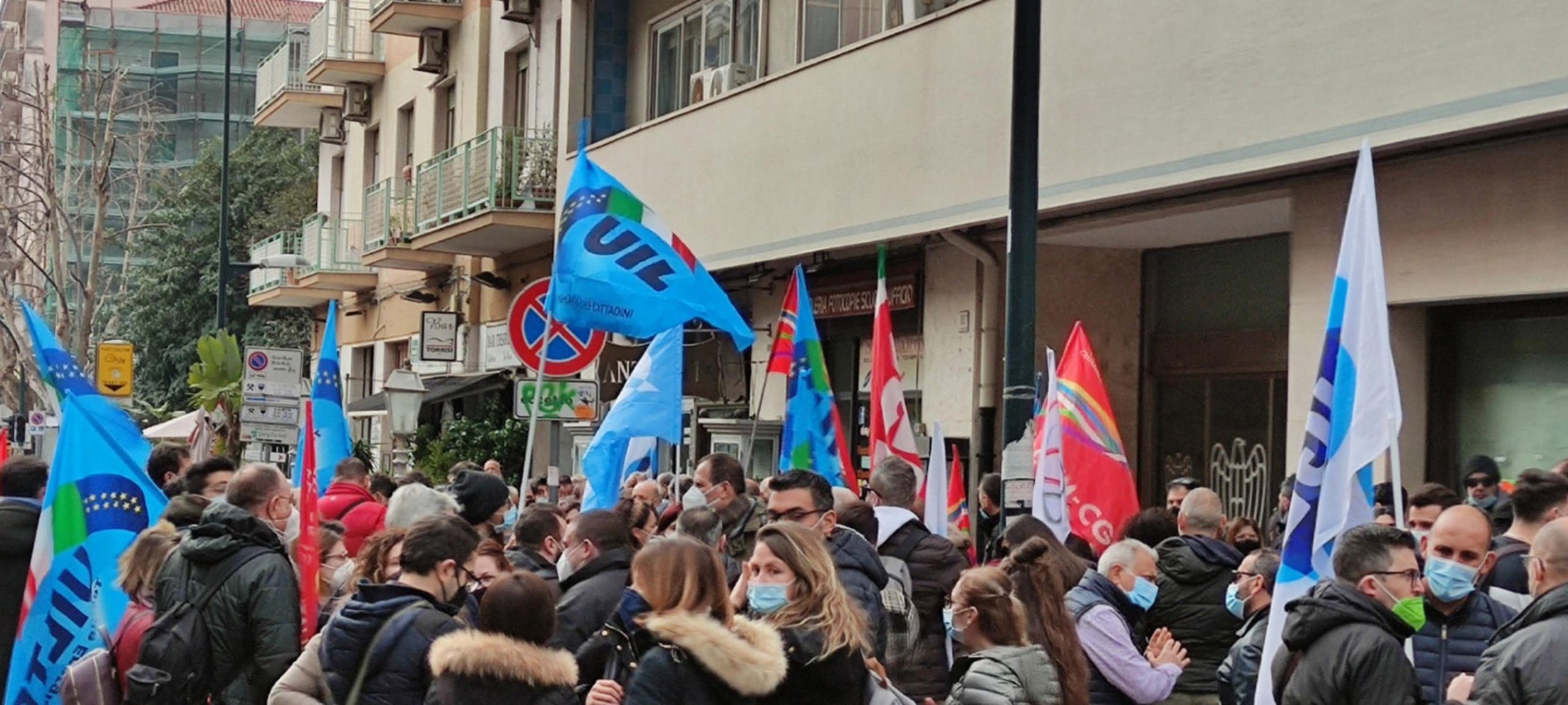 Sciopero alla Pfizer di Catania. Musumeci: “Al fianco dei lavoratori”. Ma intanto, rischiano la mobilità 130 dipendenti