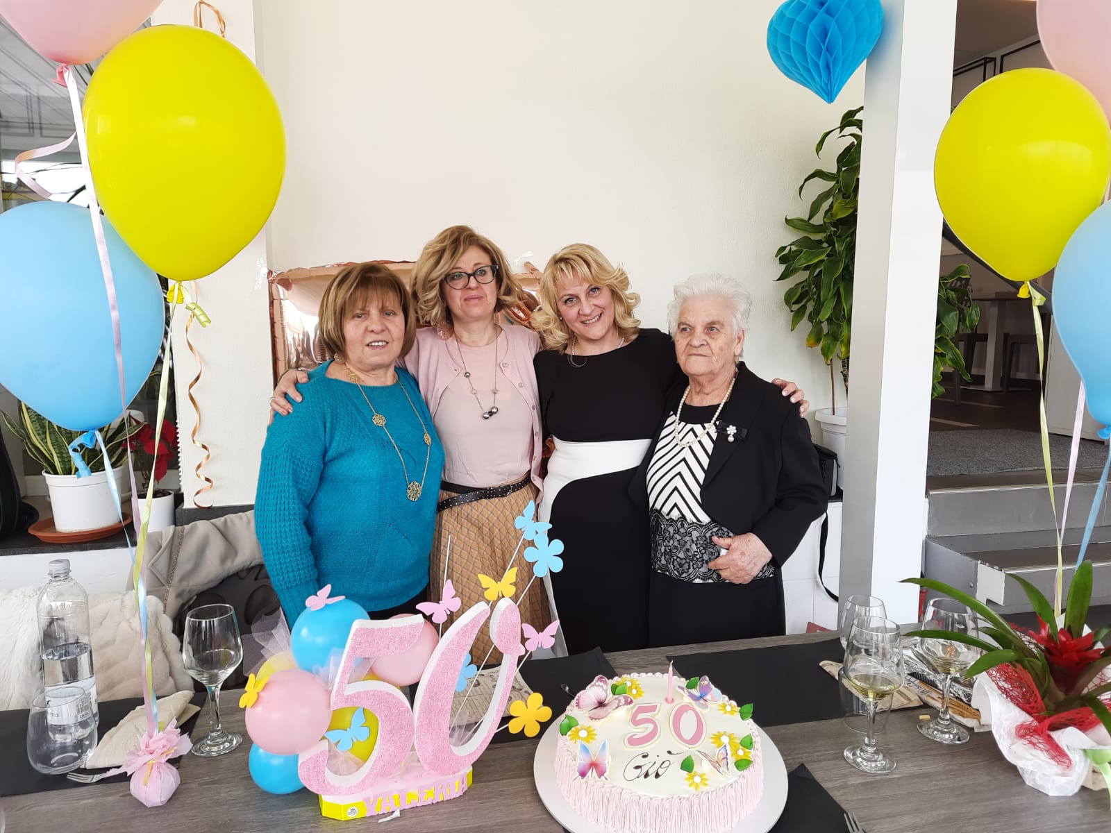 Partorirono insieme a Ragusa: grazie alle figlie, le mamme si ritrovano dopo 50 anni. FOTO