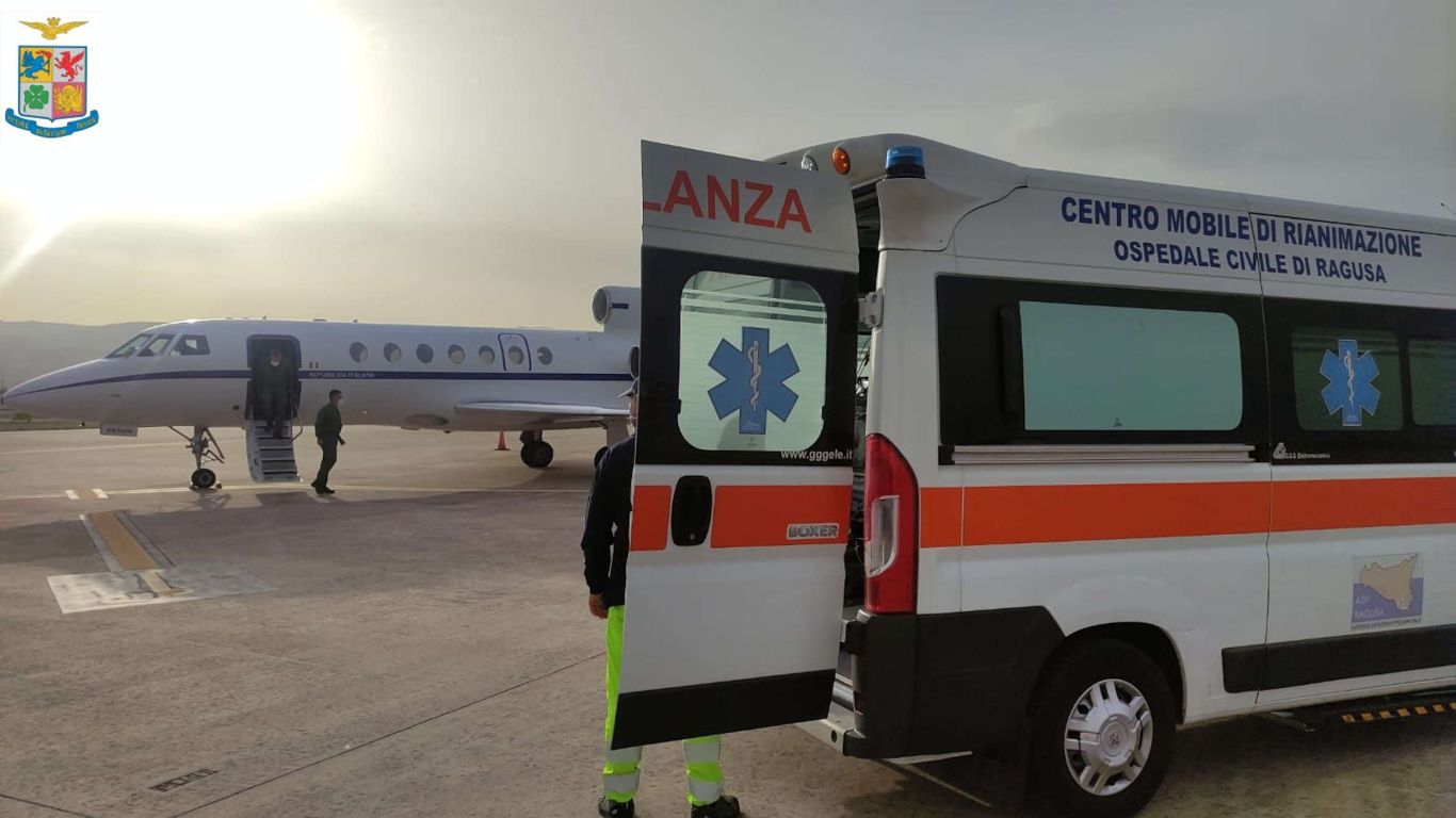 Neonata in pericolo di vita di Comiso trasferita con volo d’urgenza dall’aeronautica a Roma