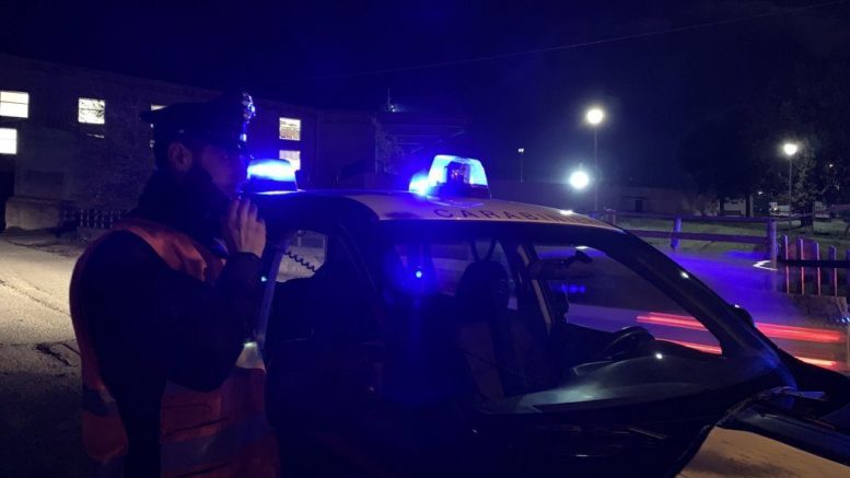 Fugge all’alt a Scoglitti, inseguito fino al Kastalia: 23enne ai domiciliari