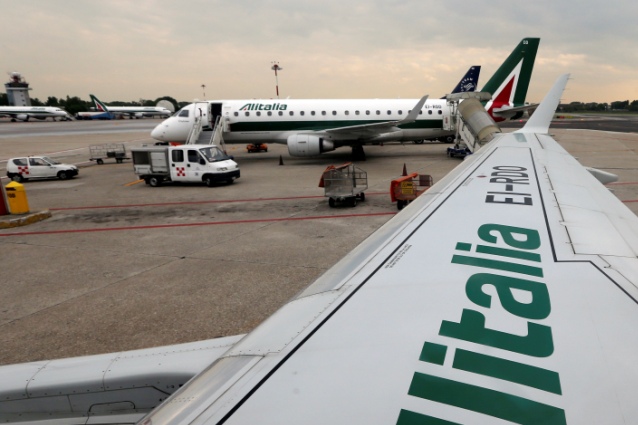 Paura per un volo diretto a Palermo: guasto al motore, rientro d’emergenza a Linate