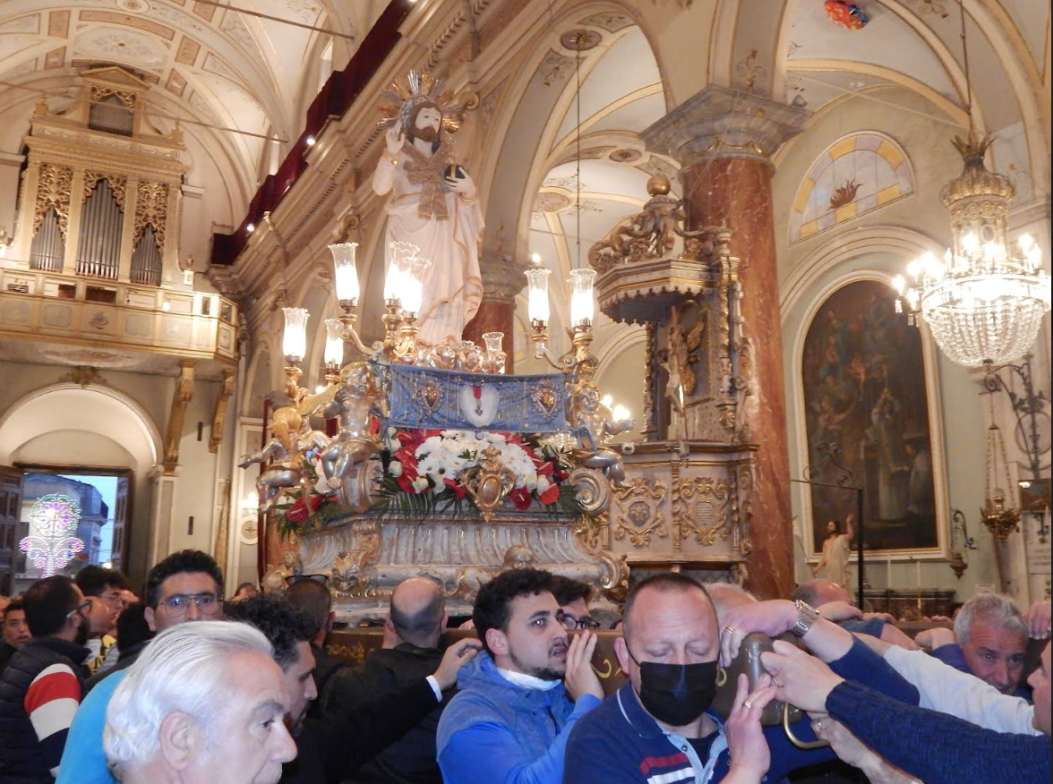Discesa della Madonna rimandata a mercoledì. I santi in processione a spalla per proteggere Chiaramonte. Una pagina storica della tradizione mariana