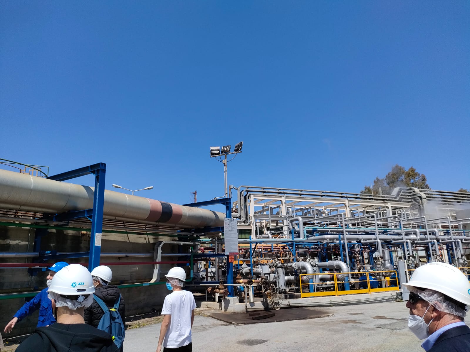Studenti iblei imparano sul campo la produzione di energia elettrica con le visite alle cabine elettriche 4.0