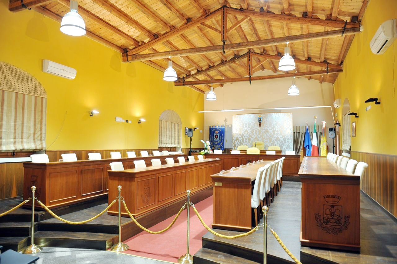 E sul Mercato Ortofrutticolo, Aiello va in minoranza in consiglio comunale. Bocciata la Multiservizi